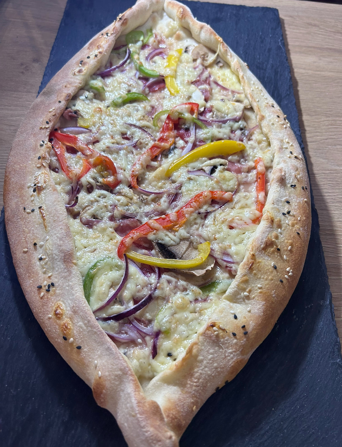 Pide Mediterrana